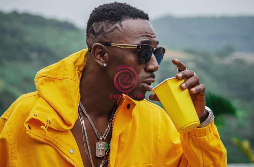 Don’t Add Me To Any Of Your WhatsApp Groups, You Were Useless When We Were Even With Shatta Wale – Joint 77 To SM Fans