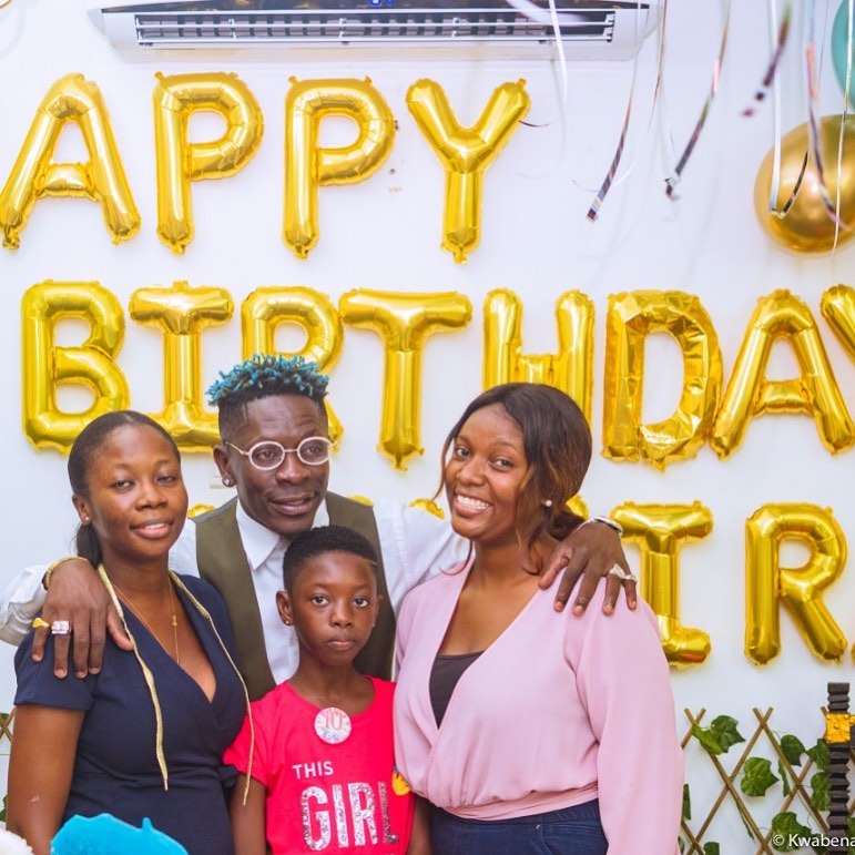 Meet 2 Of Shatta Wale’s Beautiful Biological Sisters As They Pose Together In Beautiful Family Photo