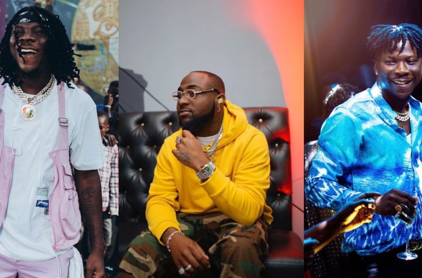 Davido Spotted In Ghana Chilling With Stonebwoy As They Cook A New Banger (Watch Video)