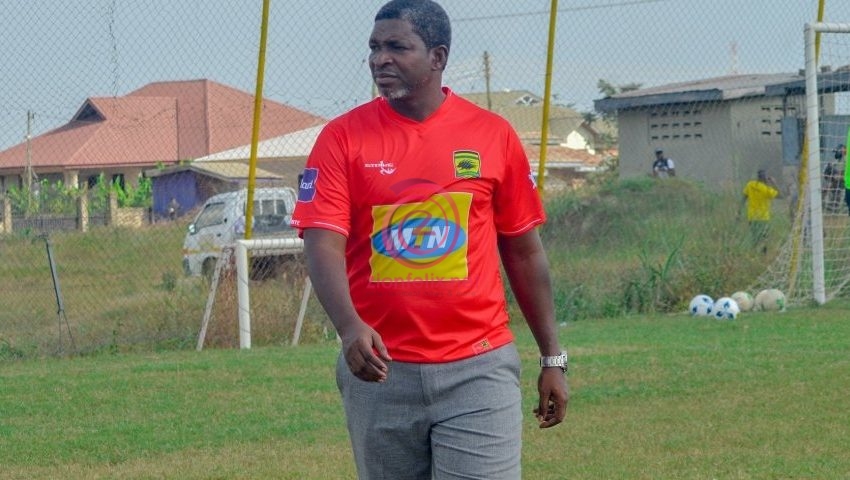 BREAKING NEWS: Kumasi Asante Kotoko Sack Coach Maxwell Konadu