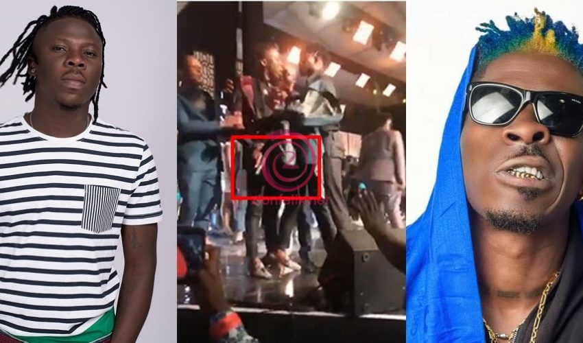 Stonebwoy Finally Clarifies VGMA Fracas With Shatta Wale, Says He Never Pulled A Gun On The Stage As Wildly Reported (Video)