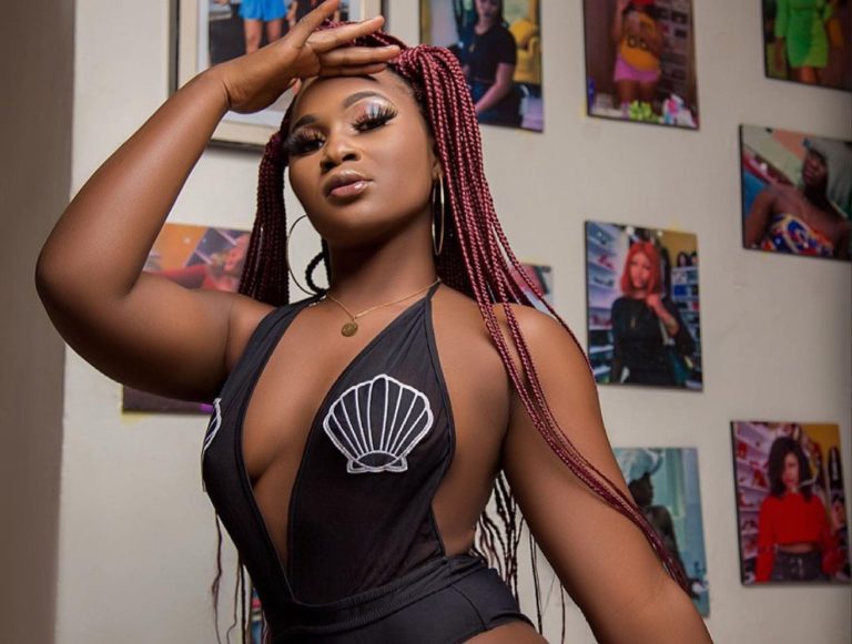 See Photos Of Aisha Of TV3’s Date Rush Which Confirms She Is Indeed A Big-time Nu.d!st
