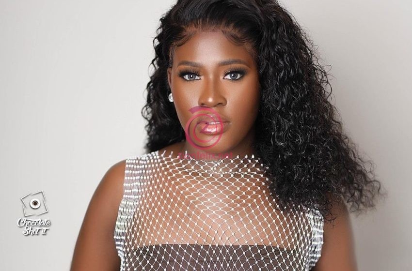 Fella Makafui’s Storms Social Media With Semi-N*de Photos; Medikal Reacts (Photos)