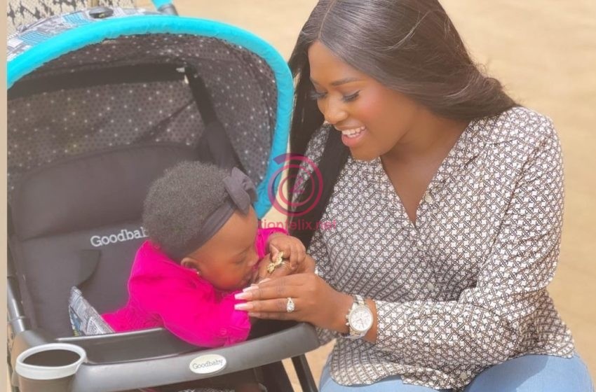 Fella Makafui Blows Wads Of Cash On Adorable Island In New Video