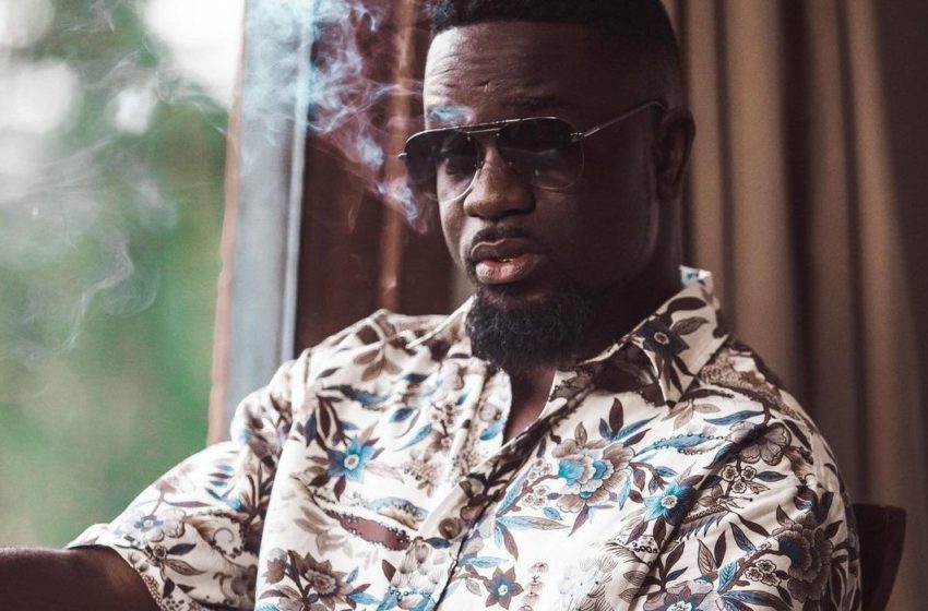WATCH: Sarkodie Releases Classic Visuals For His Latest Single, ‘Coachella’ Featuring Kwesi Arthur