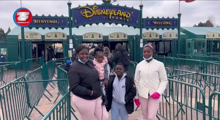 Tracey Boakye Disneyland