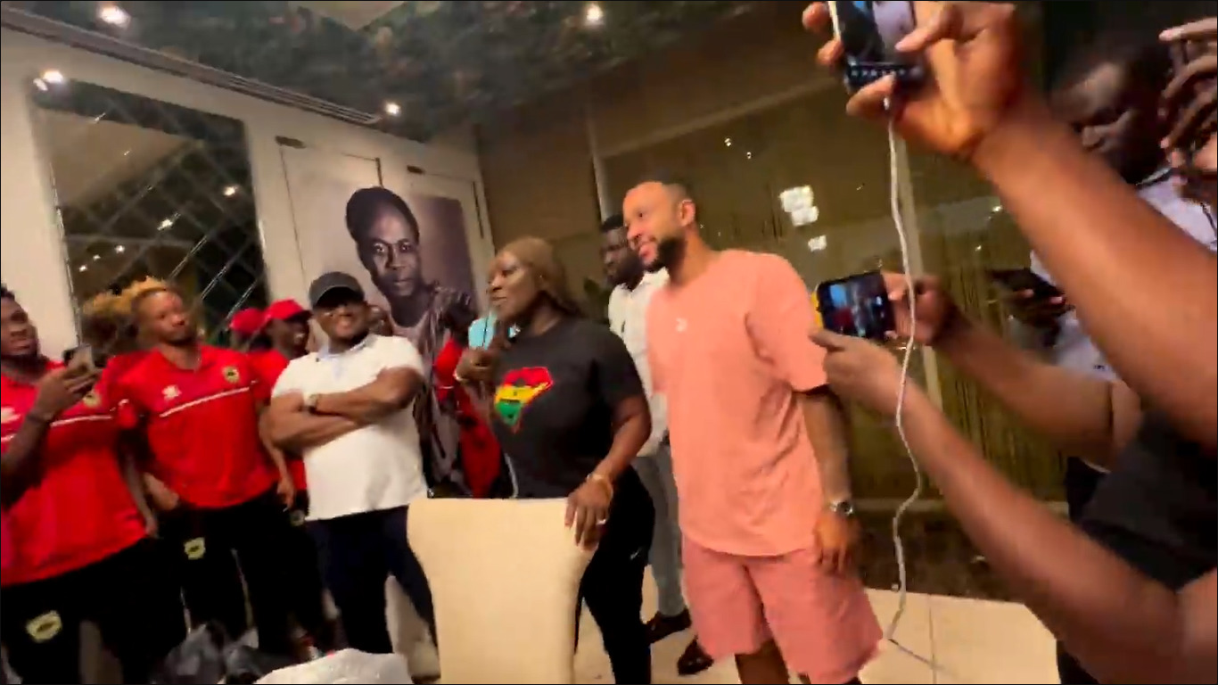 Kotoko Players Get Surprise Visit From Barcelona Star, Memphis Depay For Winning The Ghana Premier League – Watch Video