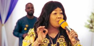 Video: Nana Agradaa angrily ends church service after ungrateful church member rejects 200gh gift and asks for more Nana Agradaa