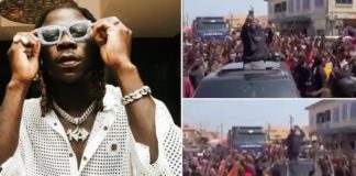 Stonebwoy Begs Fans To Return The Phone Of His Road Manager Which Got Stolen In Berekum