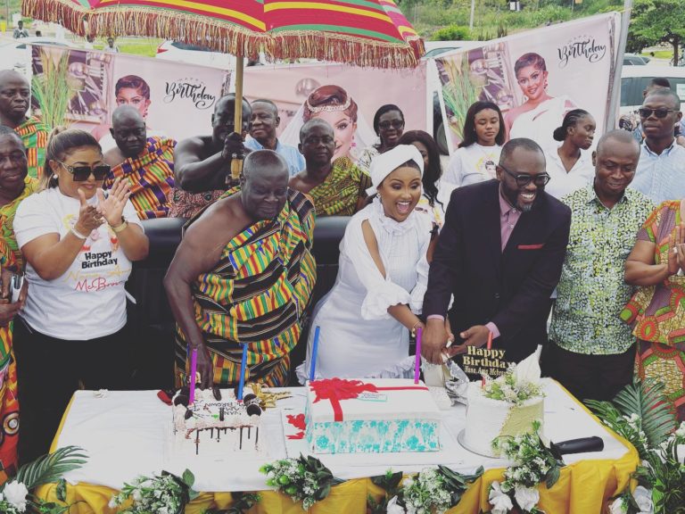 VIDEOS: Mcbrown Arrives To Heroic Welcome At Bekwai As She Celebrates Her 46th Birthday With Patients At The Municipal Hospital