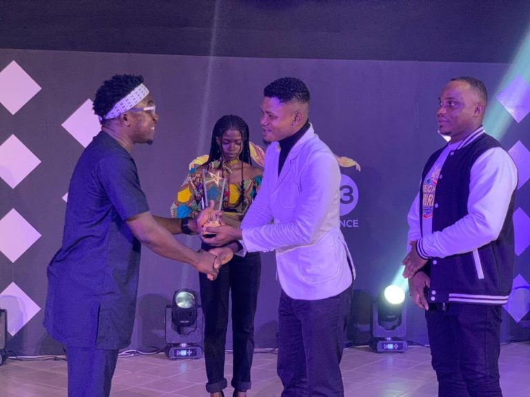 Harrygraphic wins Volta Best Blogger at Volta Media Excellence Awards 2023