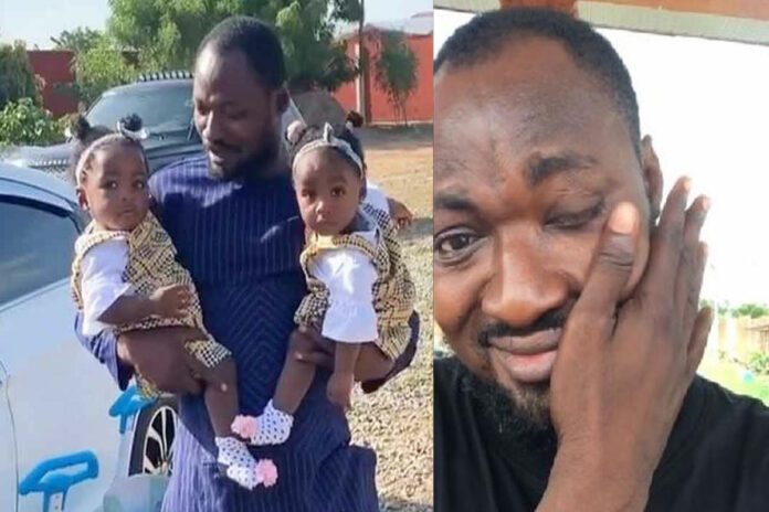 funny-face-twin-daughters