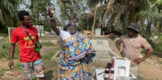 VIDEO: Oboy Siki Causes Stir As He Celebrates His Birthday At The Cemetery