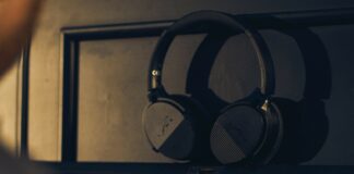 Lynx Electronics Debuts First Gadget, Lynx Reverb Headphone, Now Available