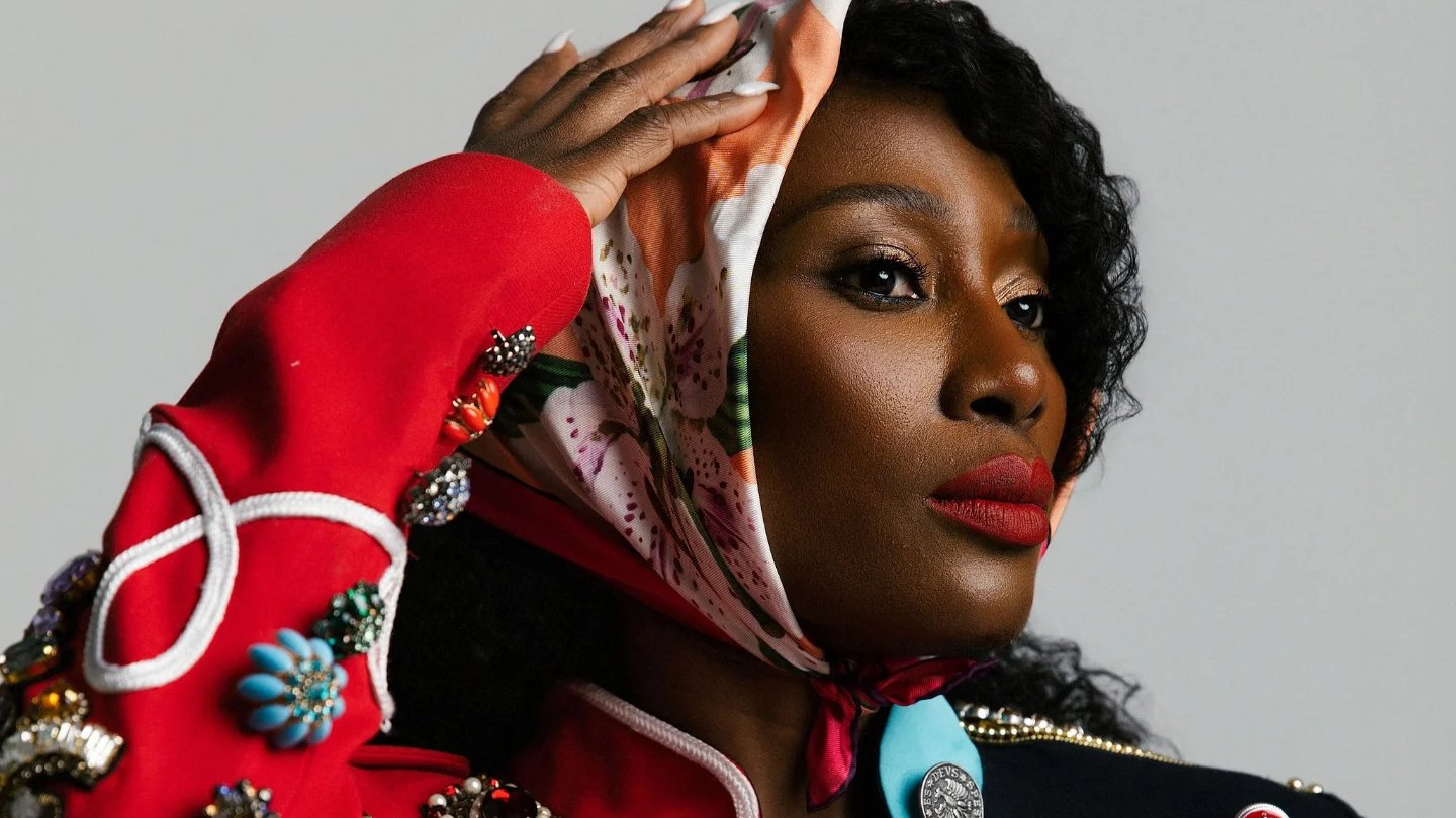 After 20 Years Off Screen, Smash TV’s Dede Resurfaces With Big Boardroom Success After 20 Years Off Screen, Smash TV’s Dede Resurfaces With Big Boardroom Success